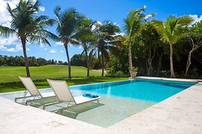 Amazing Golf Villa at Luxury Resort in Punta Cana Includes Staff Golf 