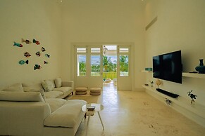 Amazing Golf Villa at Luxury Resort in Punta Cana Includes Staff Golf 