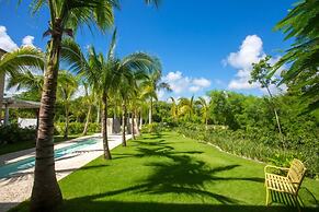 Amazing Golf Villa at Luxury Resort in Punta Cana Includes Staff Golf 