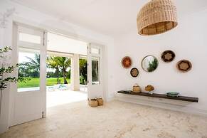 Amazing Golf Villa at Luxury Resort in Punta Cana Includes Staff Golf 