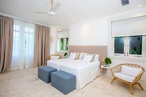 Amazing Golf Villa at Luxury Resort in Punta Cana Includes Staff Golf 