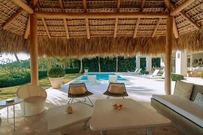 Amazing Golf Villa at Luxury Resort in Punta Cana Includes Staff Golf 