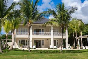 Amazing Golf Villa at Luxury Resort in Punta Cana Includes Staff Golf 
