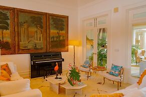 Luxurious Fully-staffed Villa With Amazing View in Exclusive Golf Beac