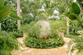 Luxurious Fully-staffed Villa With Amazing View in Exclusive Golf Beac