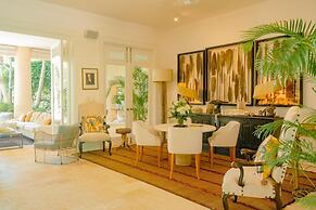 Luxurious Fully-staffed Villa With Amazing View in Exclusive Golf Beac