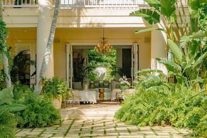 Luxurious Fully-staffed Villa With Amazing View in Exclusive Golf Beac