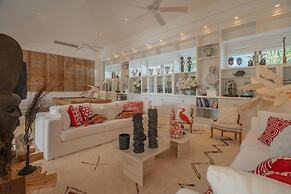 Luxurious Fully-staffed Villa With Amazing View in Exclusive Golf Beac