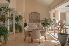 Luxurious Fully-staffed Villa With Amazing View in Exclusive Golf Beac