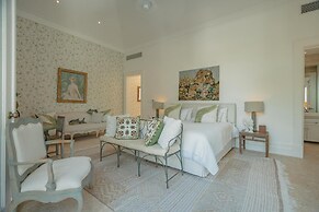 Luxurious Fully-staffed Villa With Amazing View in Exclusive Golf Beac