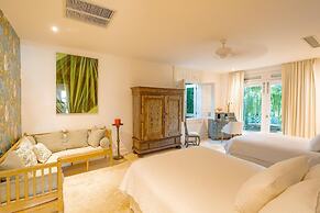 Luxurious Fully-staffed Villa With Amazing View in Exclusive Golf Beac