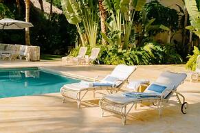 Luxurious Fully-staffed Villa With Amazing View in Exclusive Golf Beac