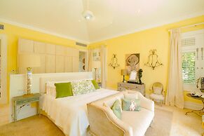 Luxurious Fully-staffed Villa With Amazing View in Exclusive Golf Beac