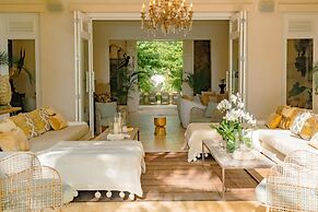 Luxurious Fully-staffed Villa With Amazing View in Exclusive Golf Beac