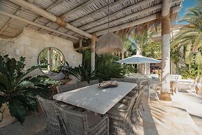 Luxurious Fully-staffed Villa With Amazing View in Exclusive Golf Beac