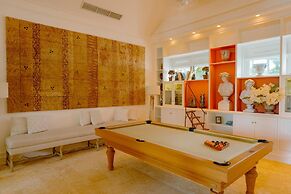 Luxurious Fully-staffed Villa With Amazing View in Exclusive Golf Beac