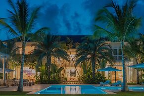 Luxurious Fully-staffed Villa With Amazing View in Exclusive Golf Beac