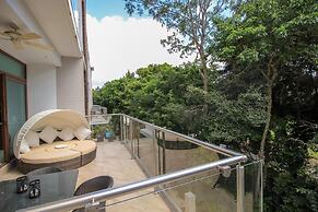 Elegant Stylish Condo Golf Course View Fantastic Private Balcony Amazi