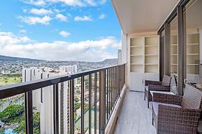 Newly Remodeled - 30th Floor Suite with EPIC Mountain Views by Koko Re