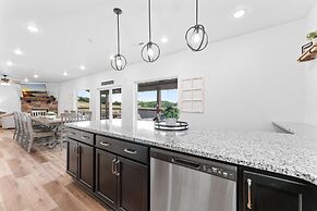 Summer Breeze 9 Bedroom Home by RedAwning