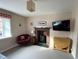 Charming Cottage in North Berwick With Sea Views