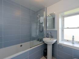 Charming Cottage in North Berwick With Sea Views