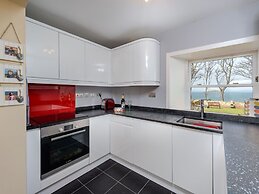 Charming Cottage in North Berwick With Sea Views