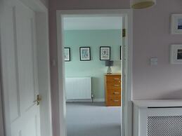 Charming Cottage in North Berwick With Sea Views