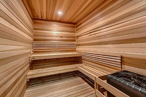 Downtown Breck Ski In Ski Out! Walk to Everything