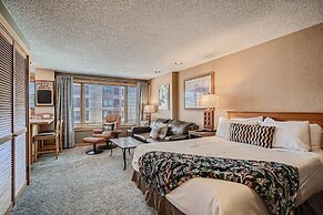 Downtown Breck Ski In Ski Out! Walk to Everything