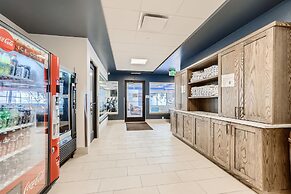 Downtown Breck Ski In Ski Out! Walk to Everything