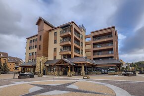Downtown Breck Ski In Ski Out! Walk to Everything