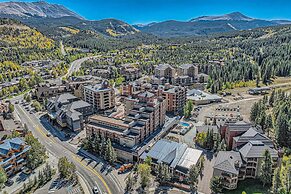 Downtown Breck Ski In Ski Out! Walk to Everything