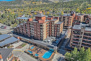 Downtown Breck Ski In Ski Out! Walk to Everything