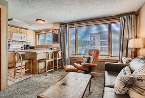 Downtown Breck Ski In Ski Out! Walk to Everything