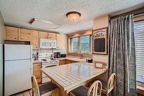 Downtown Breck Ski In Ski Out! Walk to Everything