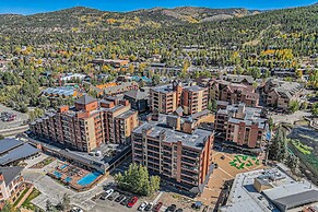 Your Next Vacay at Peak 9 Ski-in/ski-out