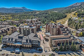 Your Next Vacay at Peak 9 Ski-in/ski-out