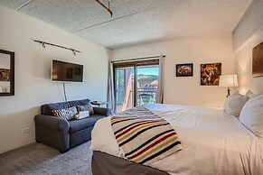 Your Next Vacay at Peak 9 Ski-in/ski-out