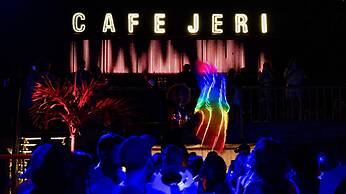 Cafe Jeri Hotel
