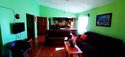 Iguana Loca - Apartments & Bungalows