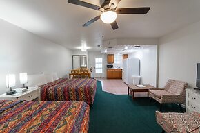 Captain's Table Hotel