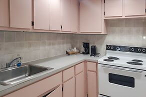 Captain's Table Hotel