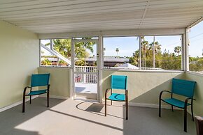 Captain's Table Hotel