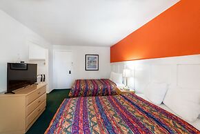 Captain's Table Hotel