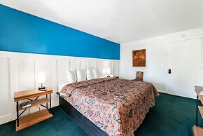 Captain's Table Hotel