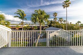 Captain's Table Hotel