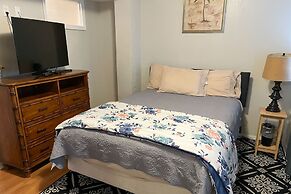 Captain's Table Hotel