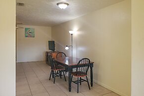 Captain's Table Hotel