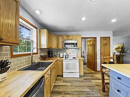 Moose Trail Retreat 3 Bedroom Home by RedAwning